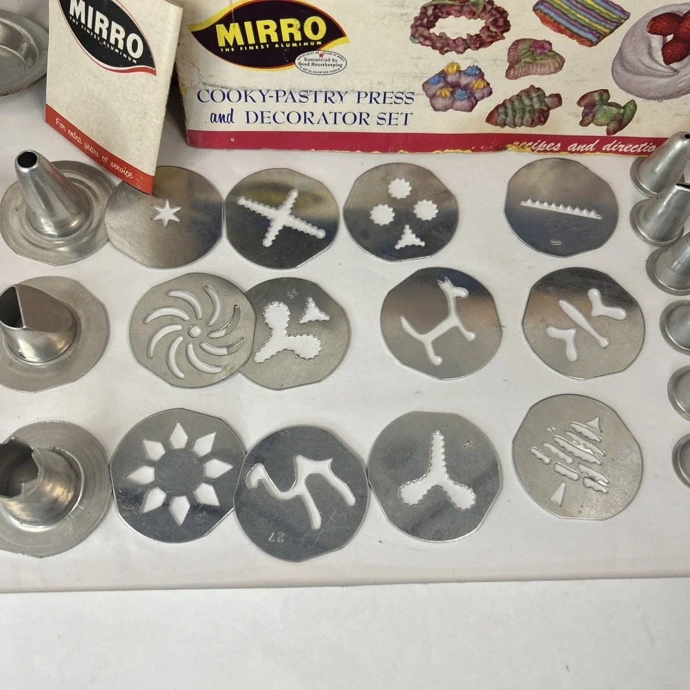 Vintage Mirro Cooky Press Cookie Pastry Press Decorator Set Copper Booklet Read
